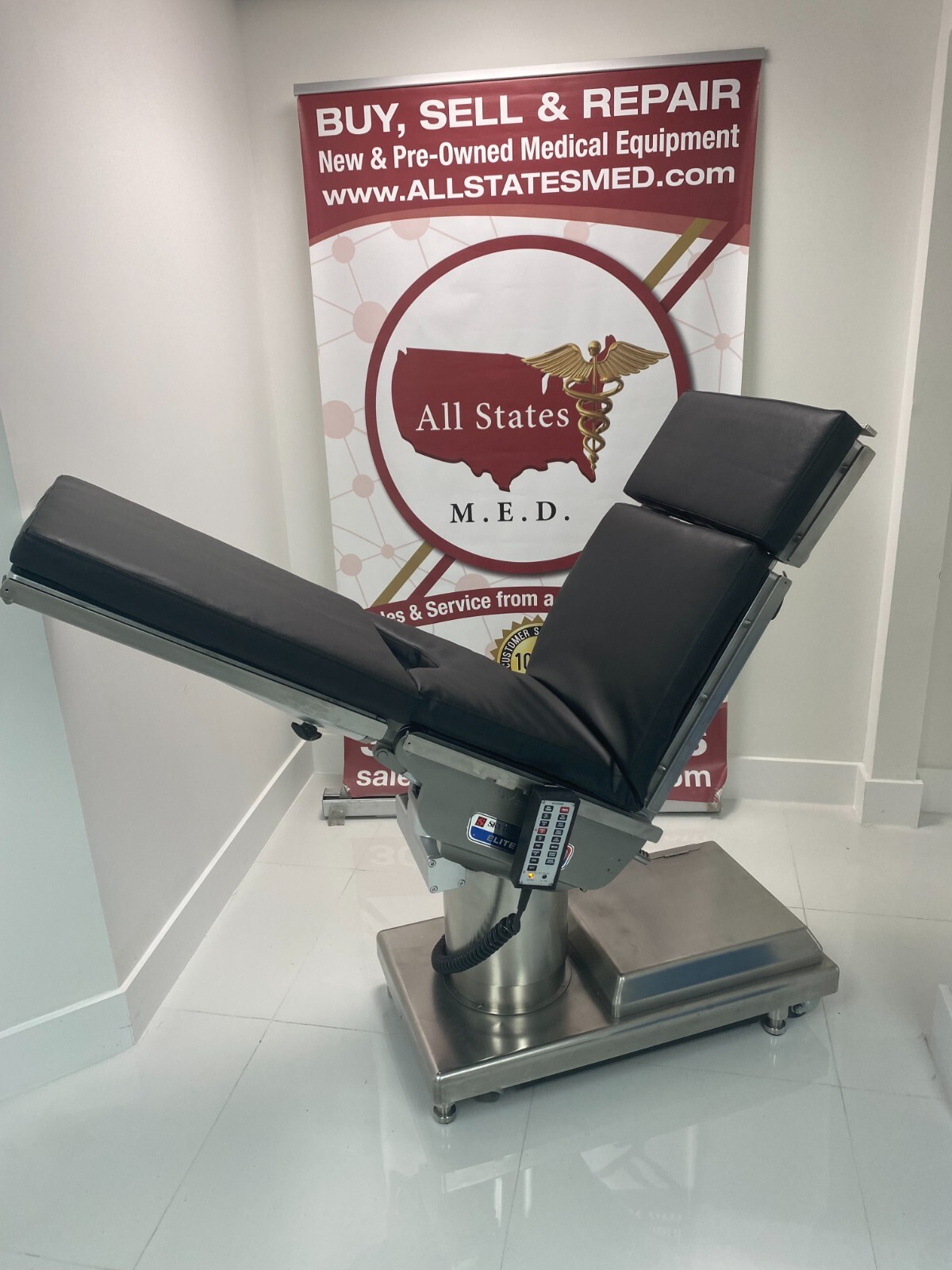 Skytron 6500 Operating table with Remote REFURBISHED