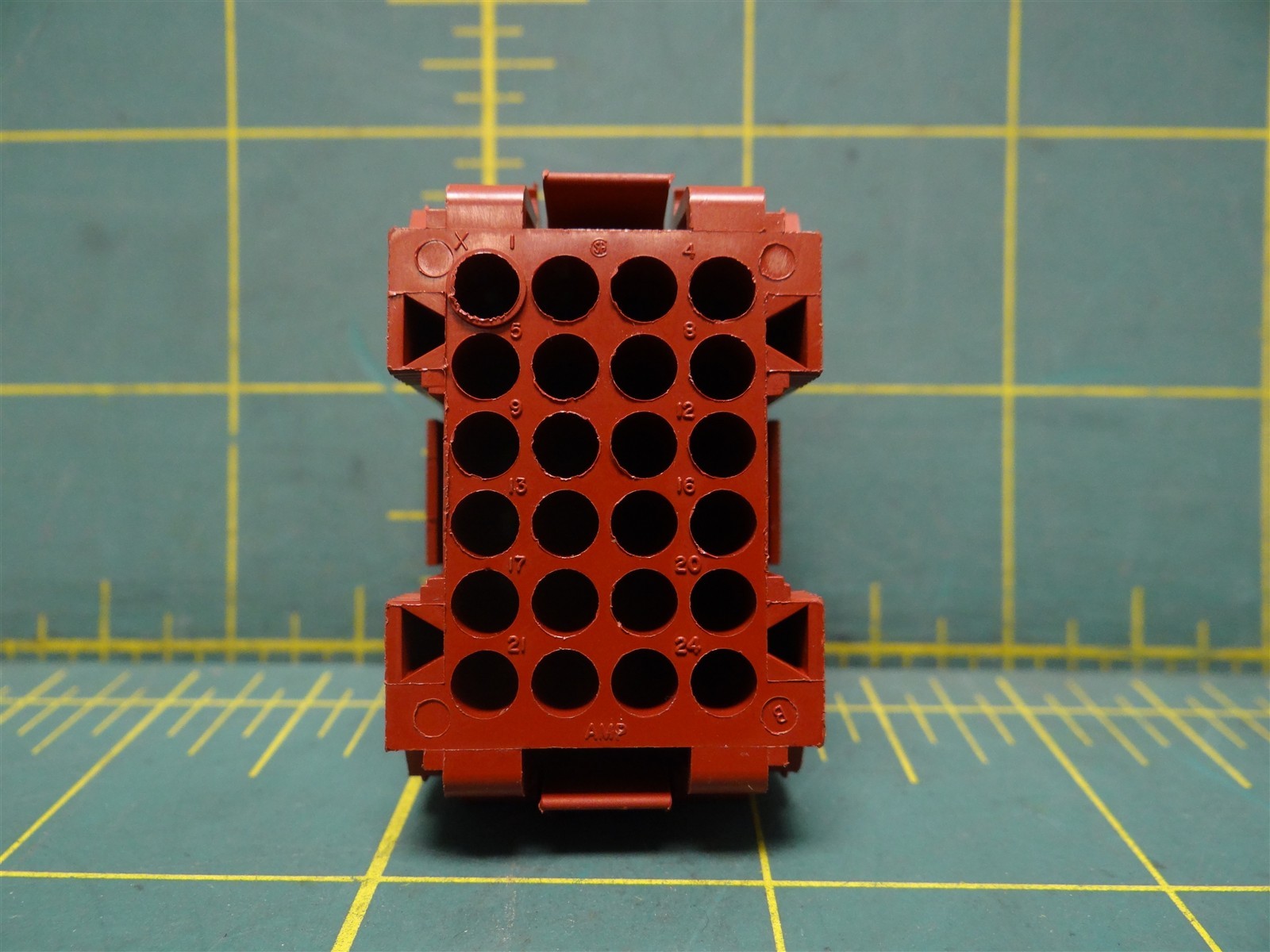 TE Connectivity 207305-1 Receptacle Wire Housing 24P 6 Row Cable Mount Socket