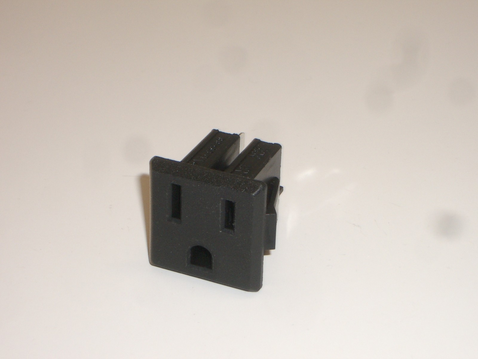 MPJ 32041PL AC POWER SNAP-IN OUTLET RECEPTACLE JACK NEMA 5-15R 3 WIRE 15A 250V