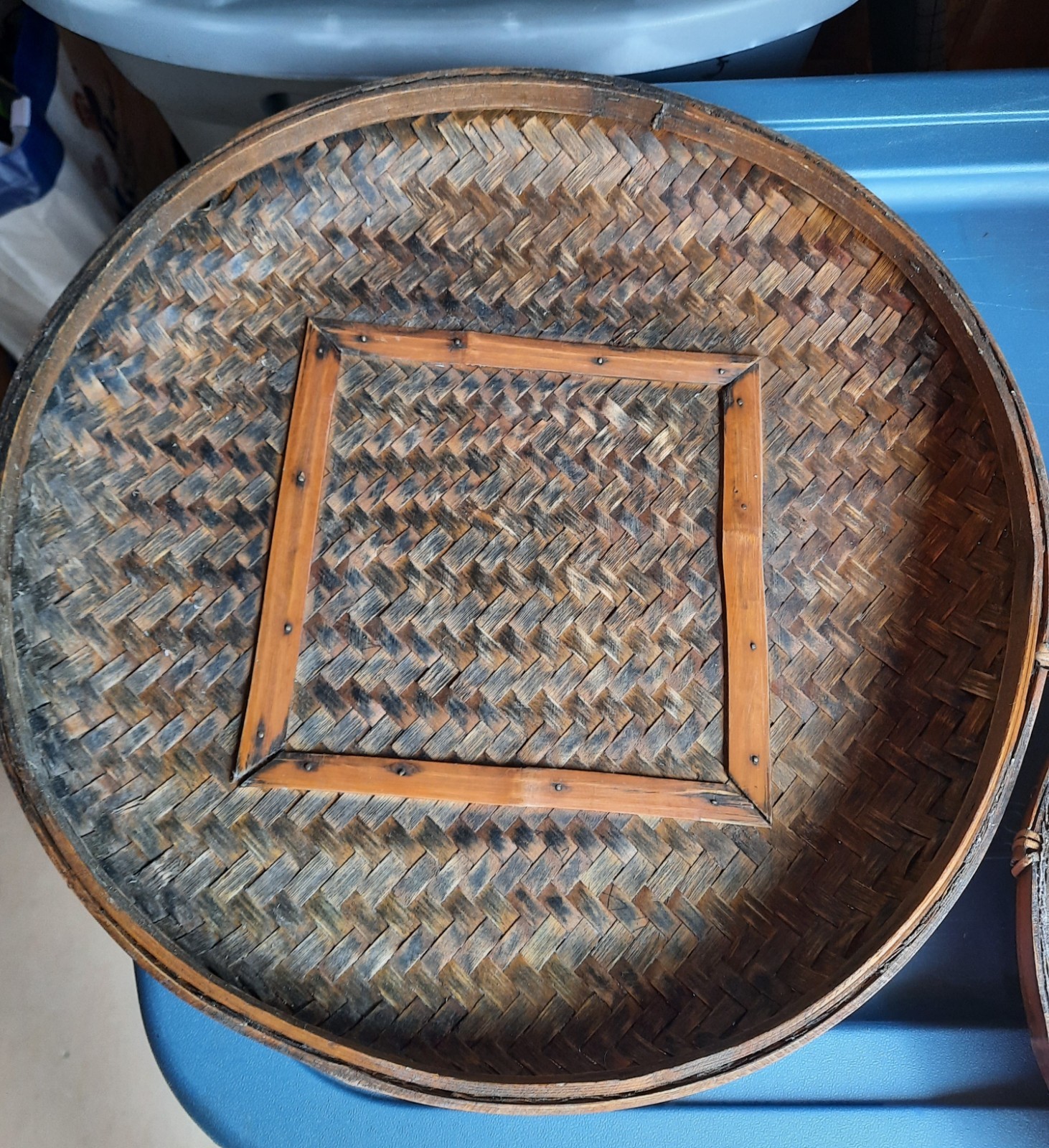 Set of two wall baskets