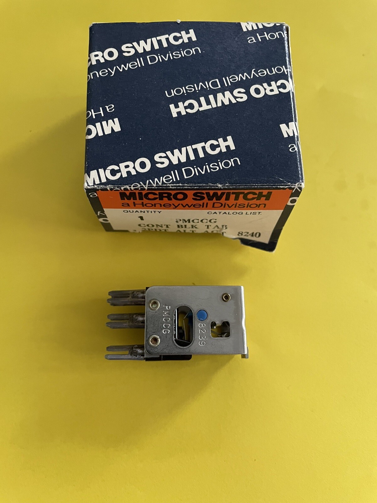 Honeywell Microswitch PMCCG Switch Cont Black Tab 2PDT ALT ACT Nos