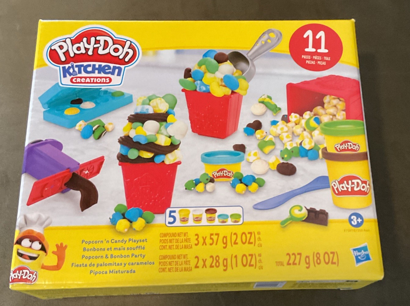 Play-Doh Kitchen Creations Popcorn ‘n Candy 11 Piece Playset Brand New!