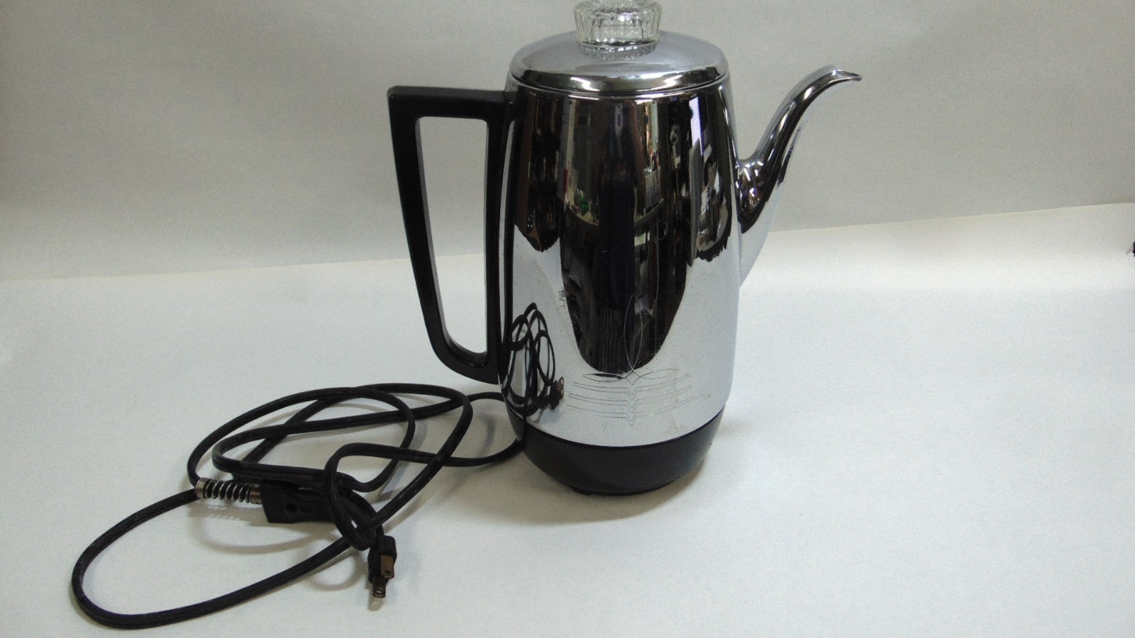 UNIVERSAL COFFEE MAKER SILVER COFFEEMATIC C4580 ELECTRIC PERCOLATOR CHROME