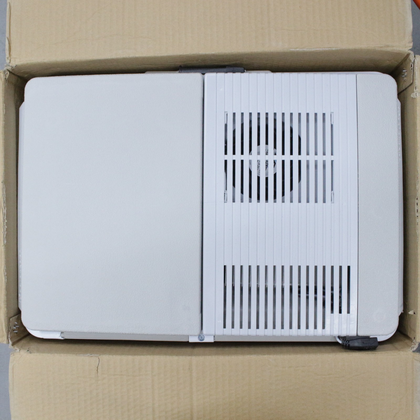 Koolatron Portable Car Cooler Warmer Iceless 12V 33 Quart 31 L White