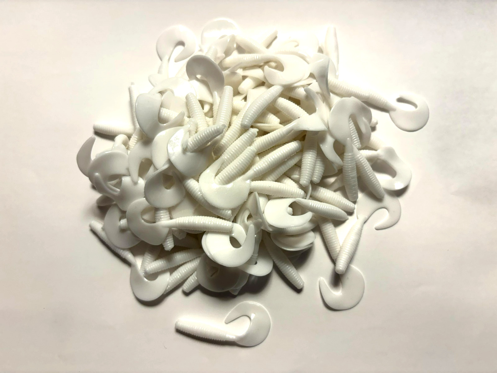 120ct - 1.5" WHITE Twister Curly Tail Grubs Crappie Bluegill Panfish Walleye