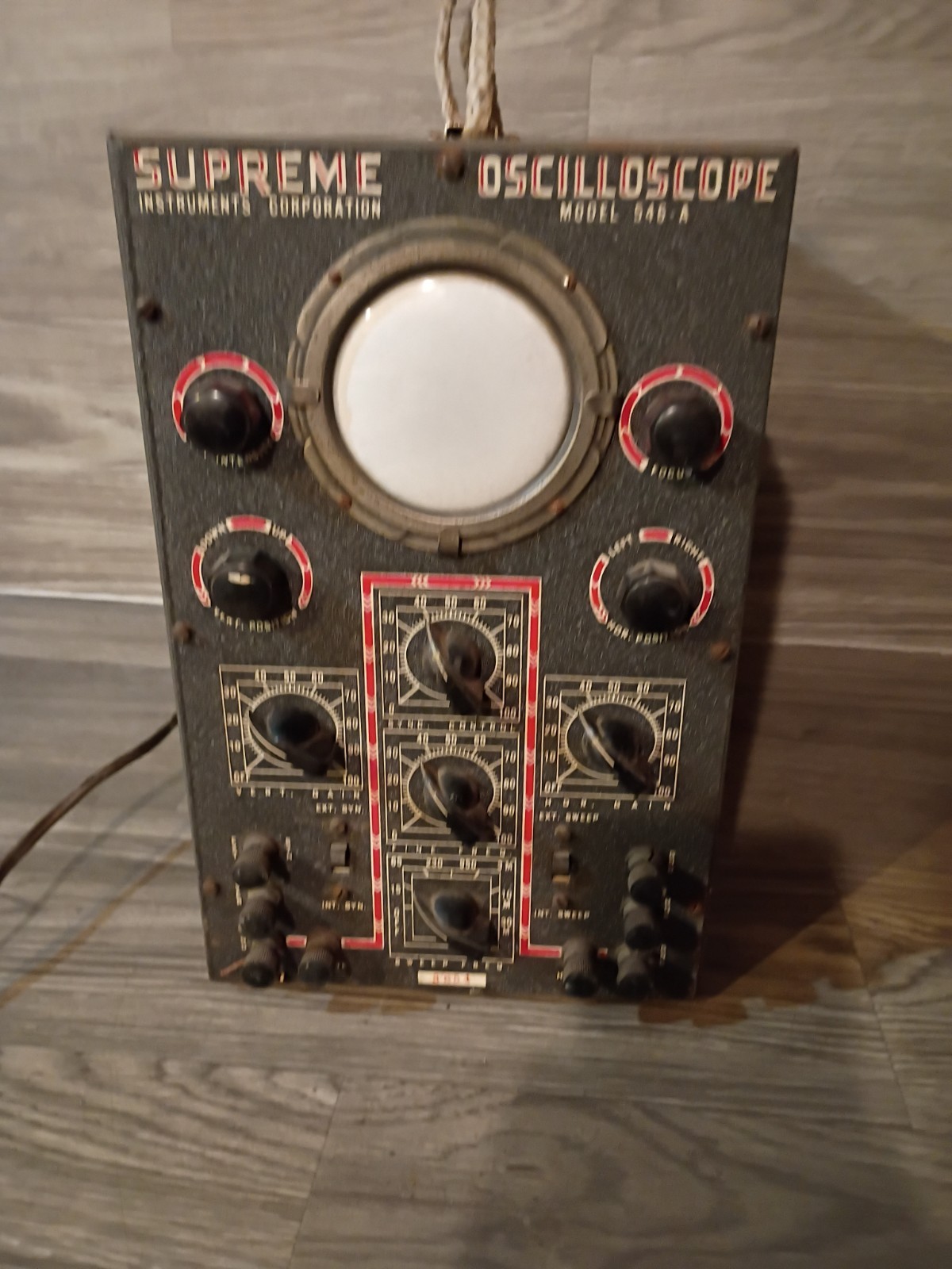1945 supreme 546 tube oscilloscope
