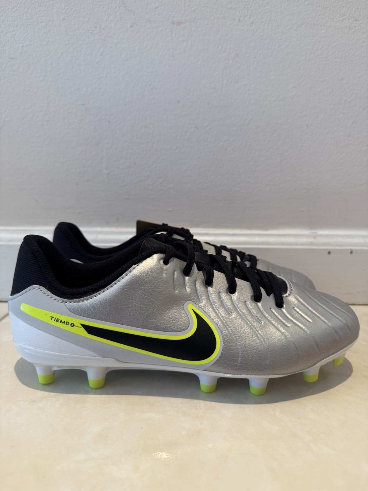 Nike Tiempo Legend 10 Academy MG GS Mad Voltage Youth Size 6Y New DV4348-001