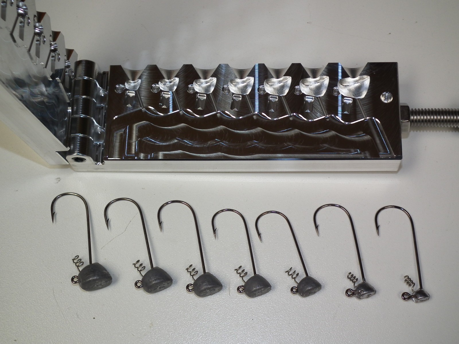 Freshwater Standup -2.2 Screw Lock jig mold 1/8 - 3/4oz CNC Aluminum USA