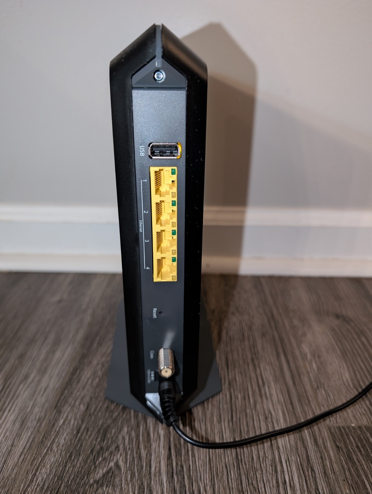 NETGEAR Nighthawk C7000v2 AC1900 Wi-Fi Cable Modem Router! Tested! Read!