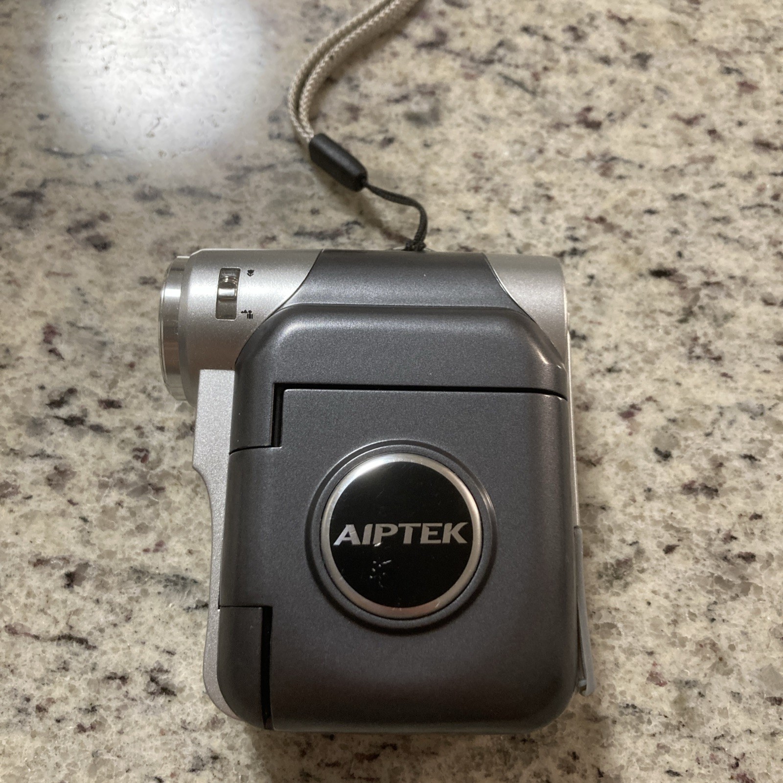 Aiptek DZO-V5T Digital Camcorder MP3 Music, 4X Smartzoom, 7.4MM Works Great