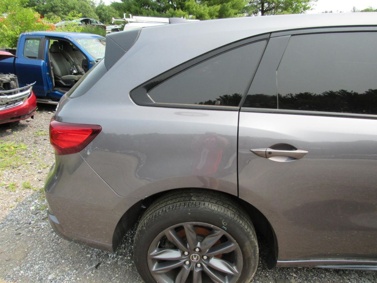 MDX 2019 Glove Box 1050233