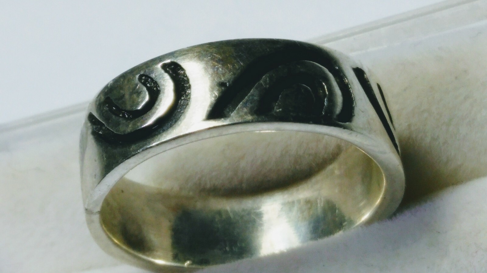 CHARMING  STERLING SILVER.925 ETERNITY BAND RING SIZE 8.5-8.75!