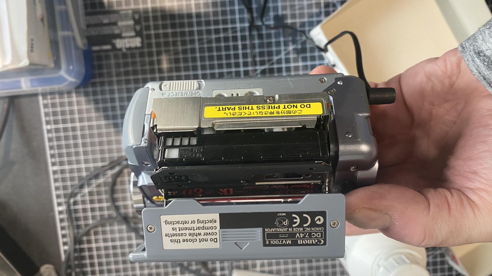 Canon MV700i Handheld MiniDV Camcorder Silver