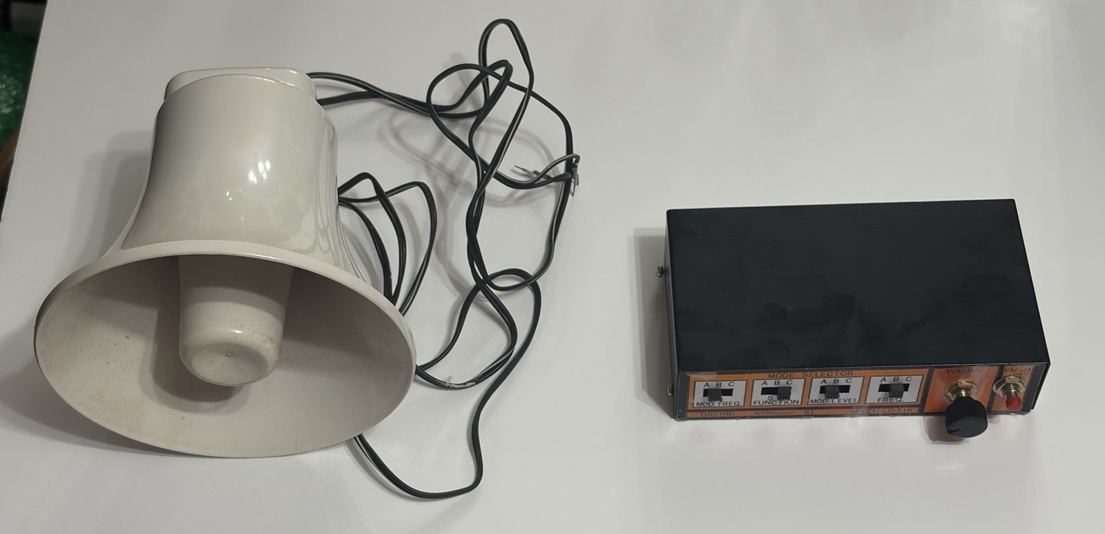 Rare Vintage Orchid Synthesizer Model LC-516 With Bullhorn AS IS UNTESTED