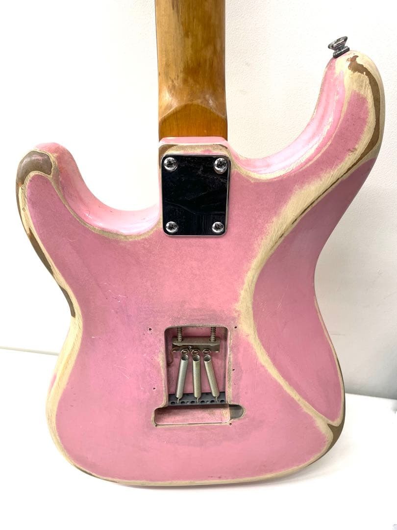 Relic Custom Stratocaster Type Pink HSS Component