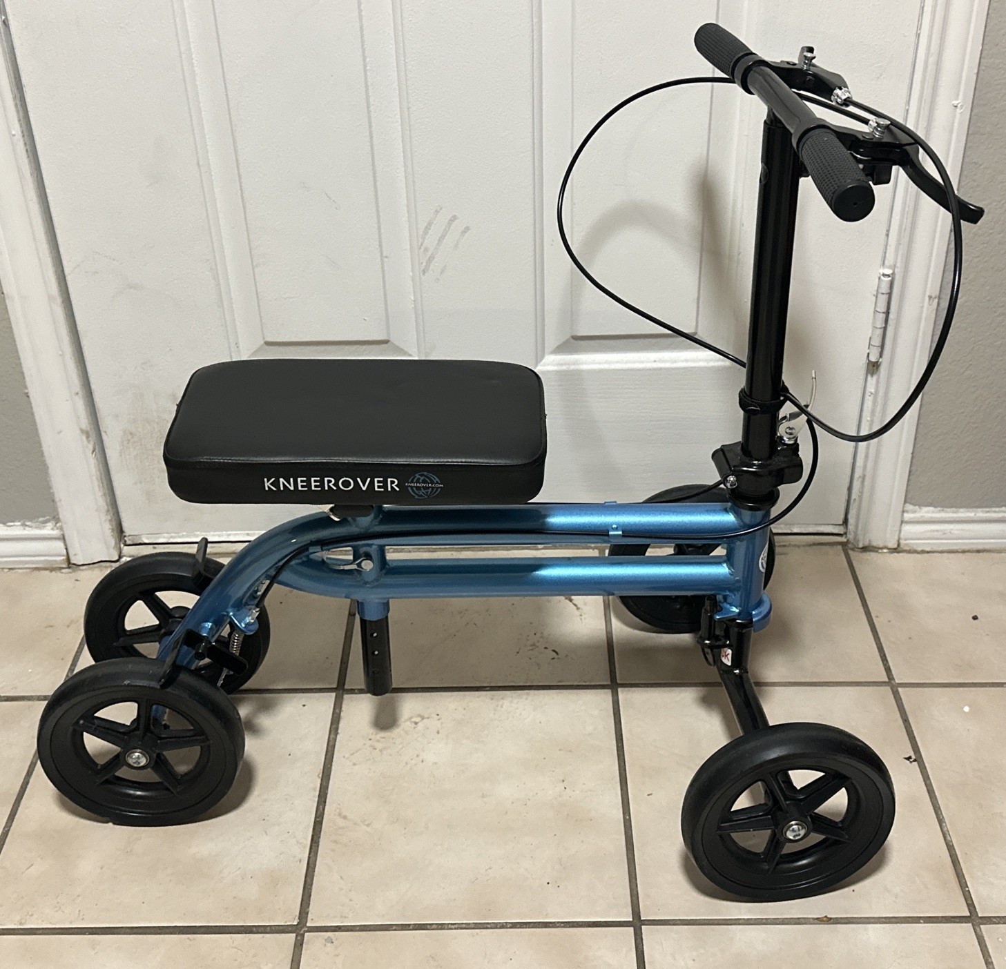 Lightweight KneeRover Foldable & Adjustable Knee Scooter