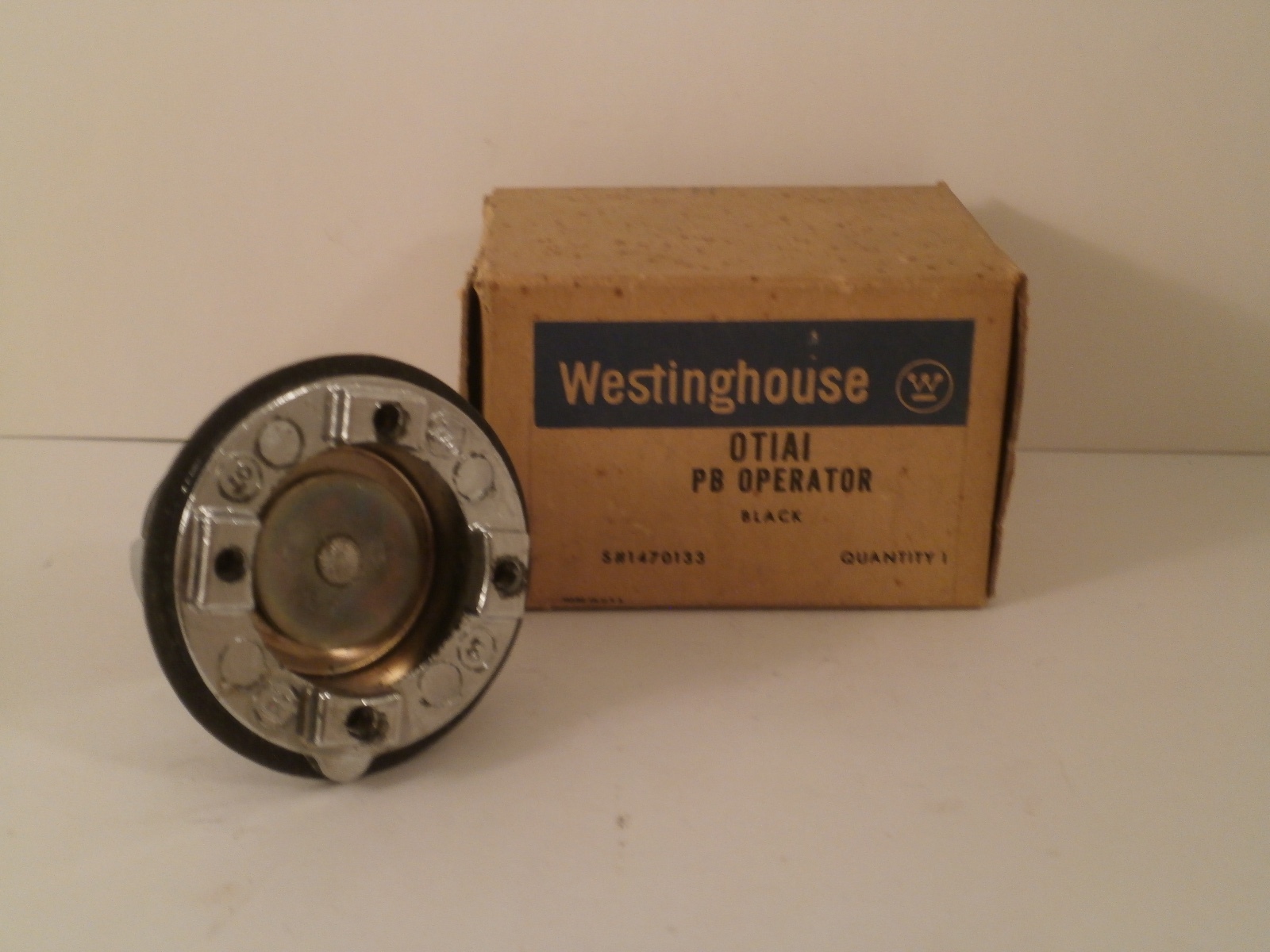 WESTINGHOUSE OTIAI PUSHBUTTON OPERATOR BLACK # 1470133 *NIB*