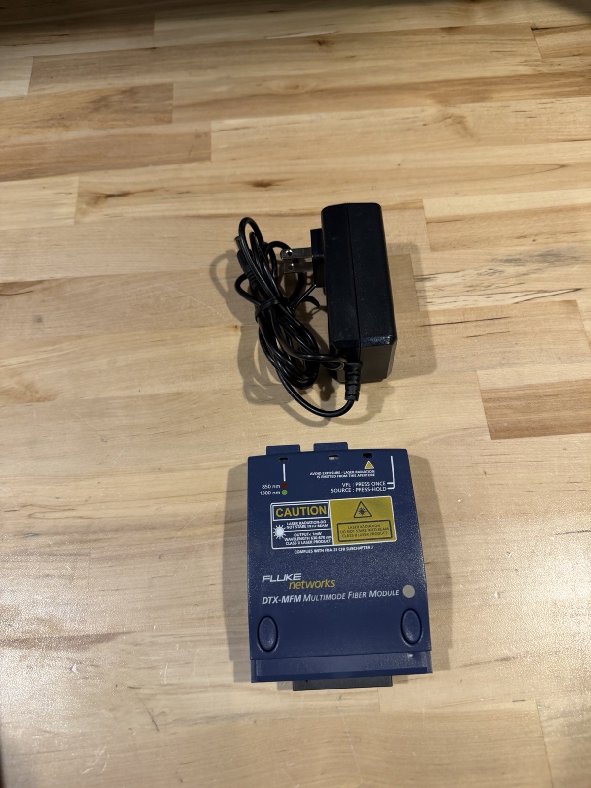 FLUKE NETWORKS DTX-1200 MAINFRAME & FIBER MODULE W/ CHARGER (TESTED)