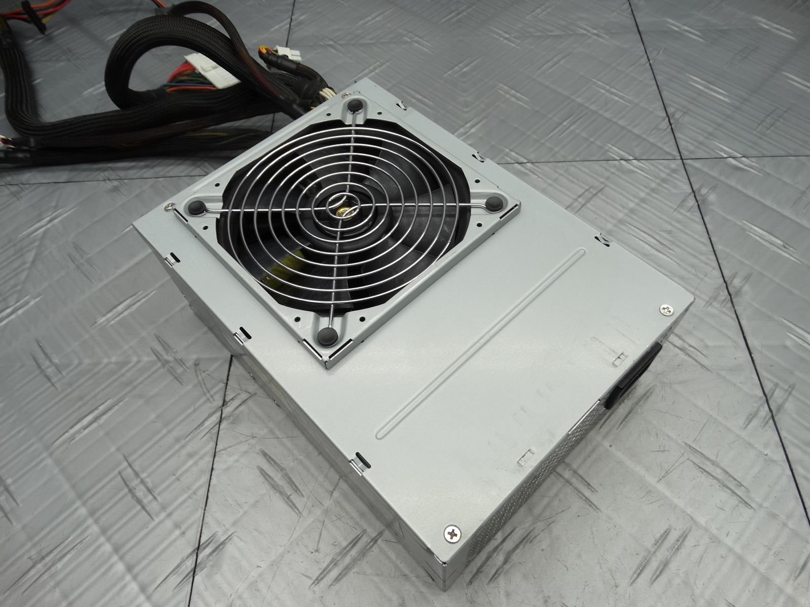Delta Electronics ThinkStation D20 Workstation 1030W DPS-1060AB
