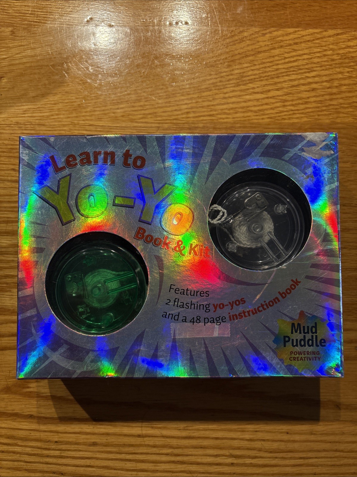 2012 Yo-Yo Book & Kit with 2 Flashing Yo-Yo’s & Learn To Yo-Yo Book