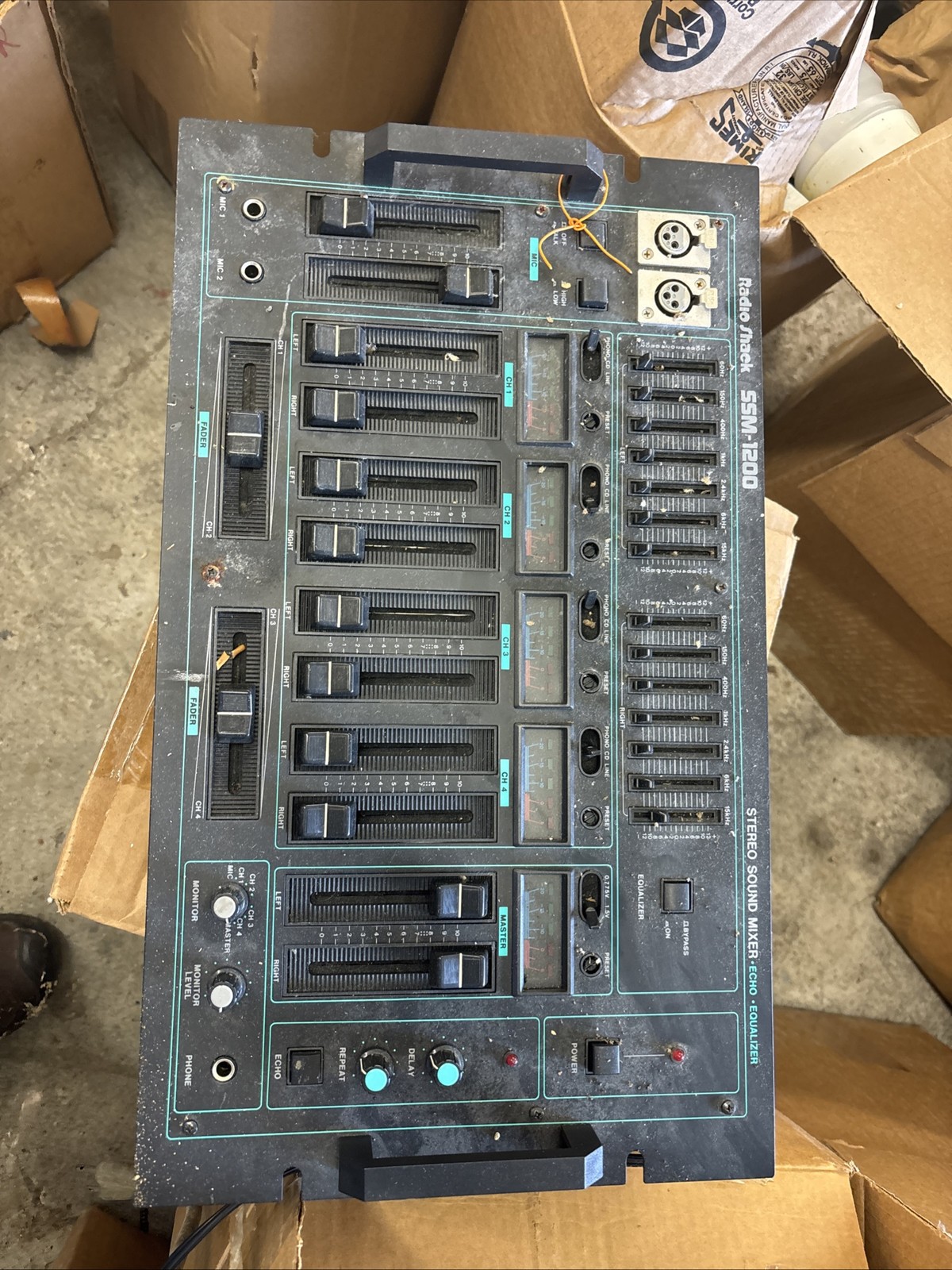 Radio Shack SSM-1200 Stereo Sound Mixer with Equalizer and Echo Untested Estate