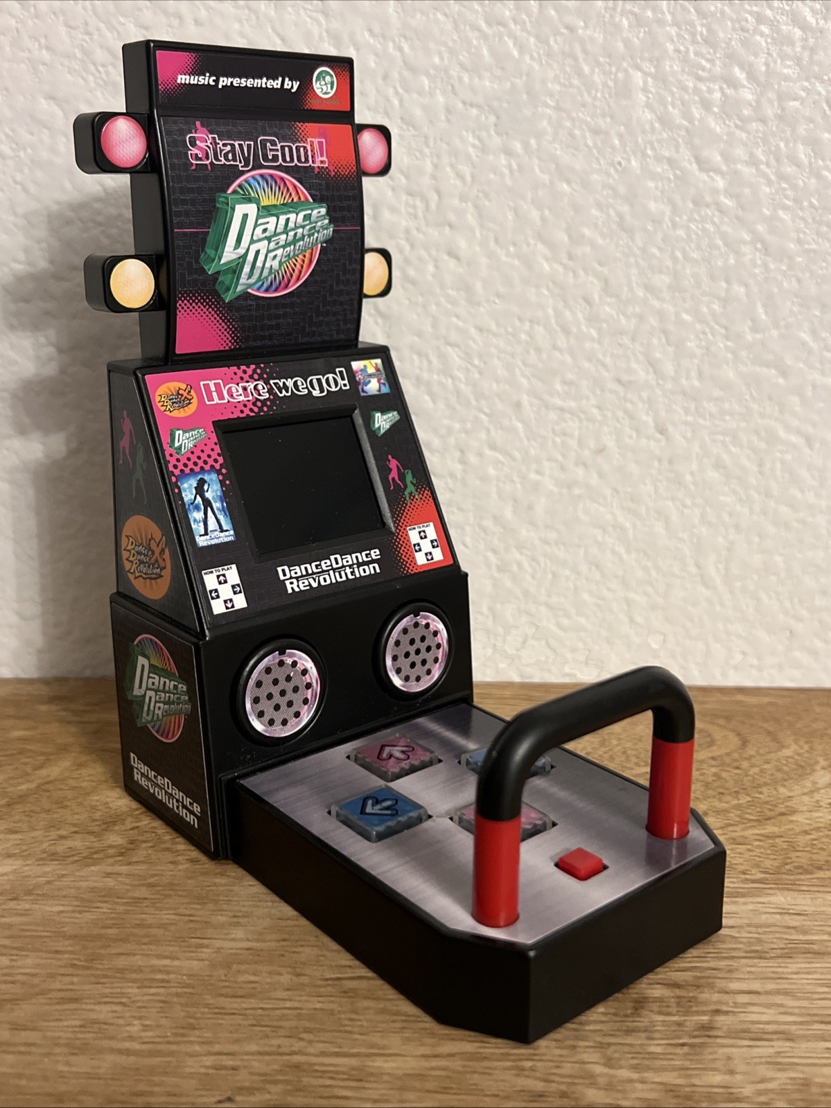 Dance Dance Revolution Mini Boardwalk Arcade Tabletop Finger Game 2021 Konami