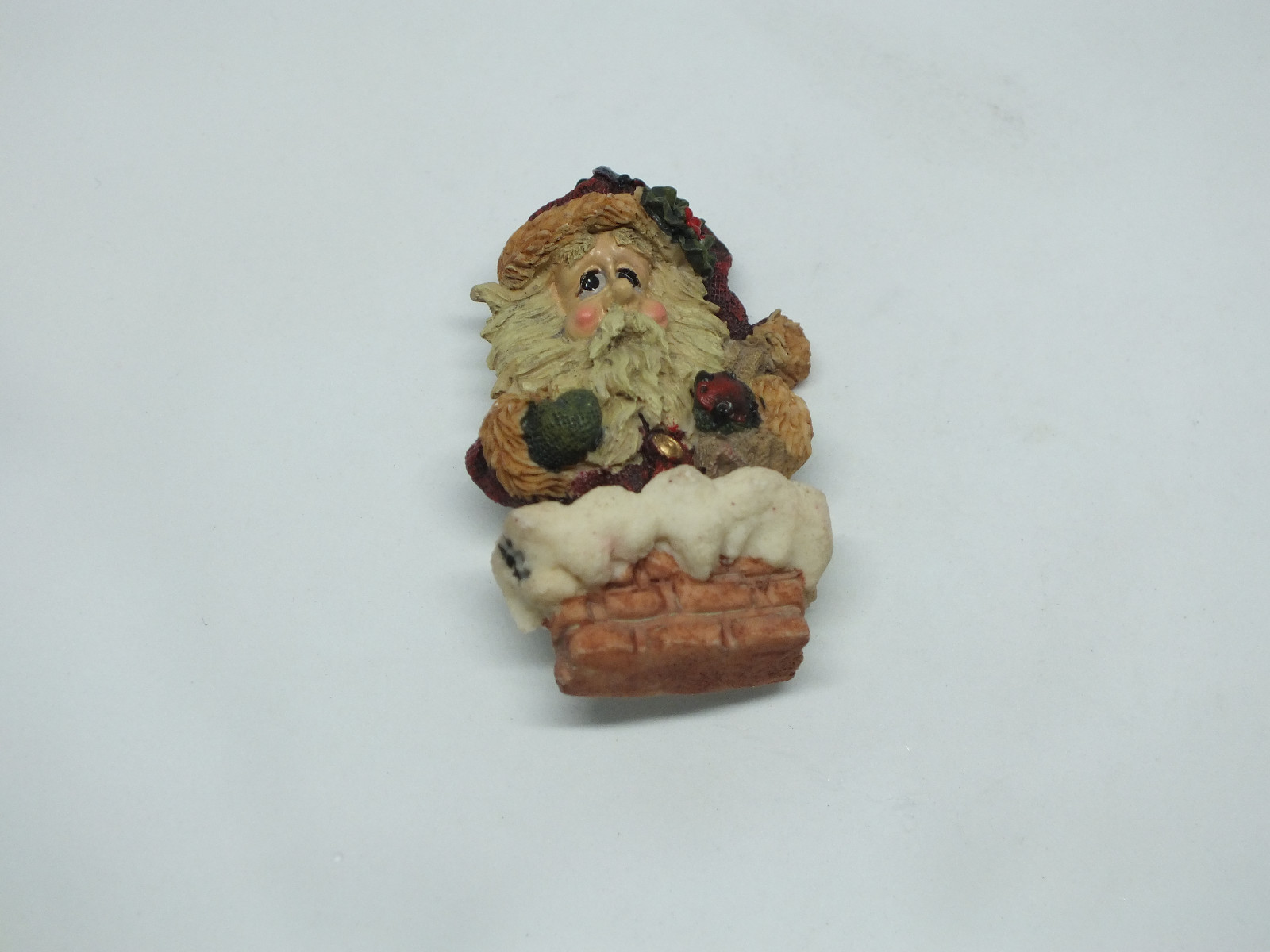 Beautiful Brooch Pin Santa Claus in Chiminey Resin Amazing Detail 2 1/4 x 1 1 /4