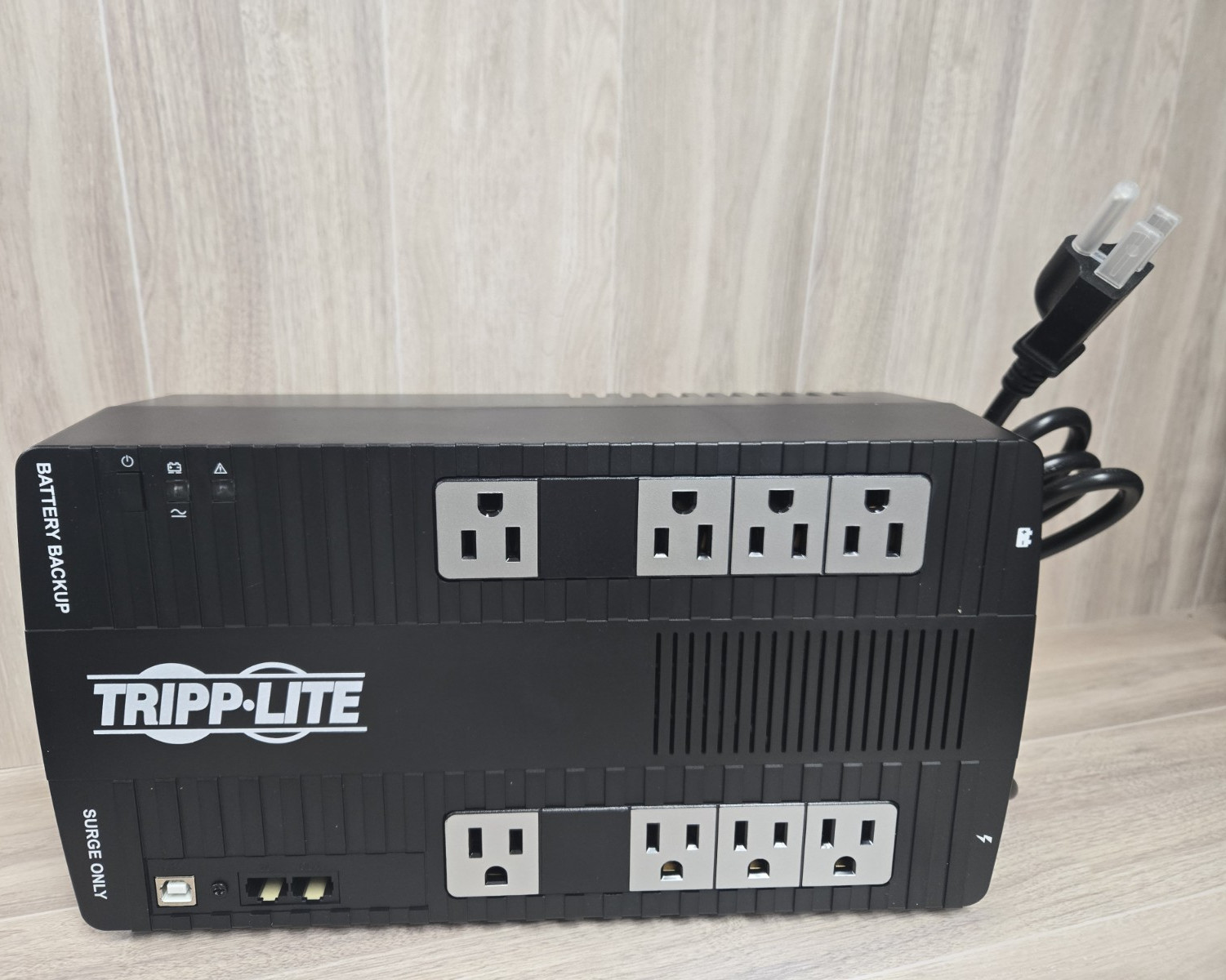 Tripp Lite UPS 550 Battery Backup  3 IN 1