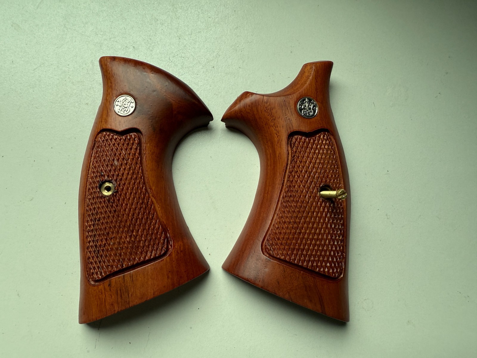 Handmade Checker Grips for S&W K/L Frame Round Butt  Grip Open back