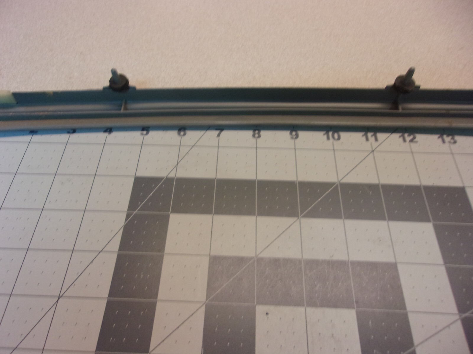 Ford E1DZ-6629797-A Outside Upper LH Quarter Window Moulding