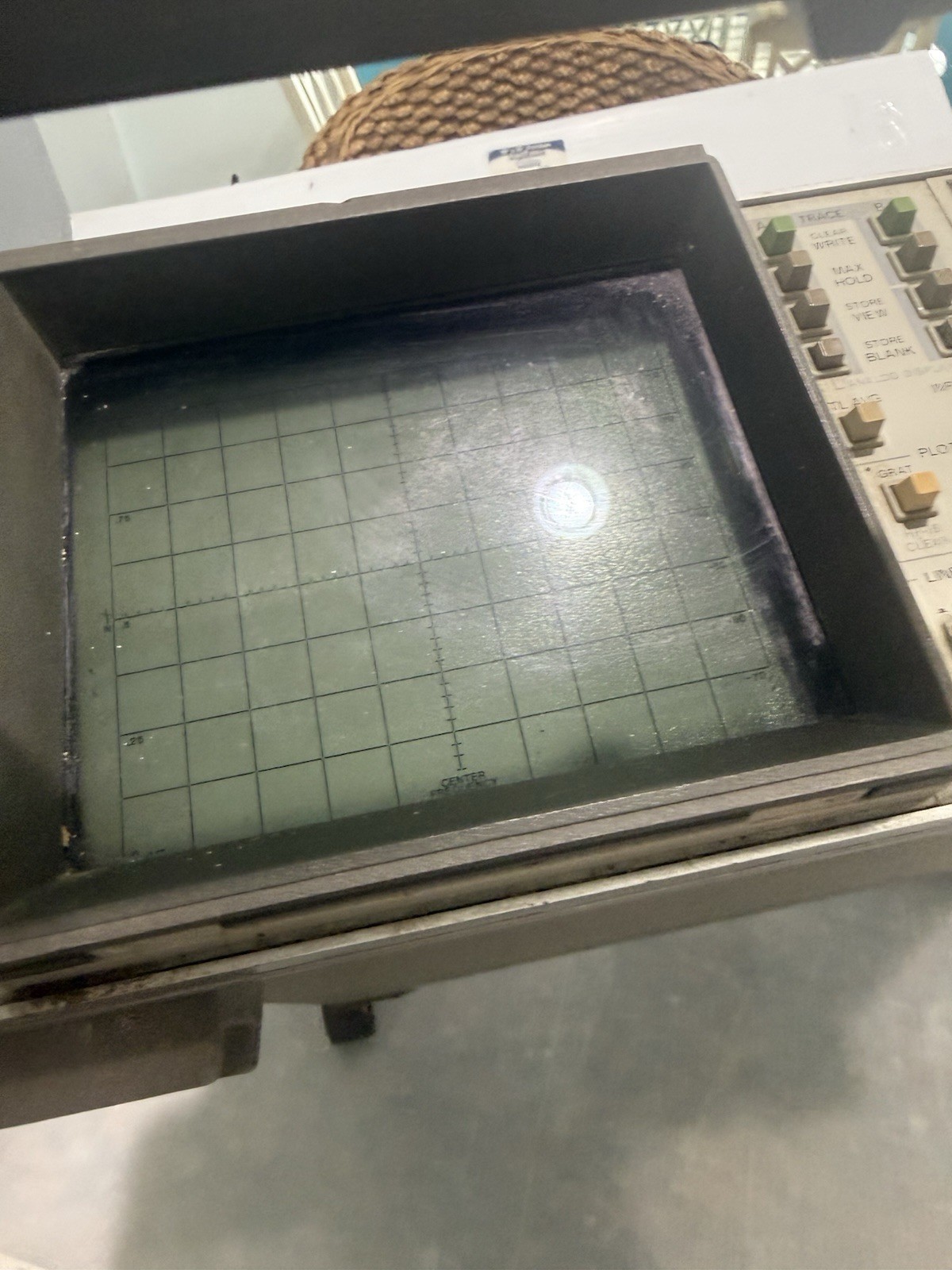 HP 8557A Spectrum Analyzer RF Microwave Test Equipment Unit With 853A Display