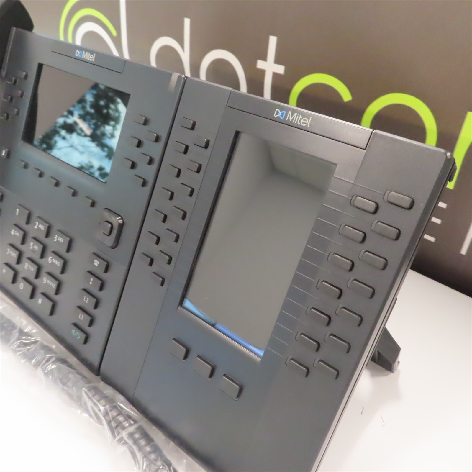 Mitel Aastra 6869i + M685i AOM VoIP SIP Telephone 69i 12 Line 6869 80C00003AAA-A