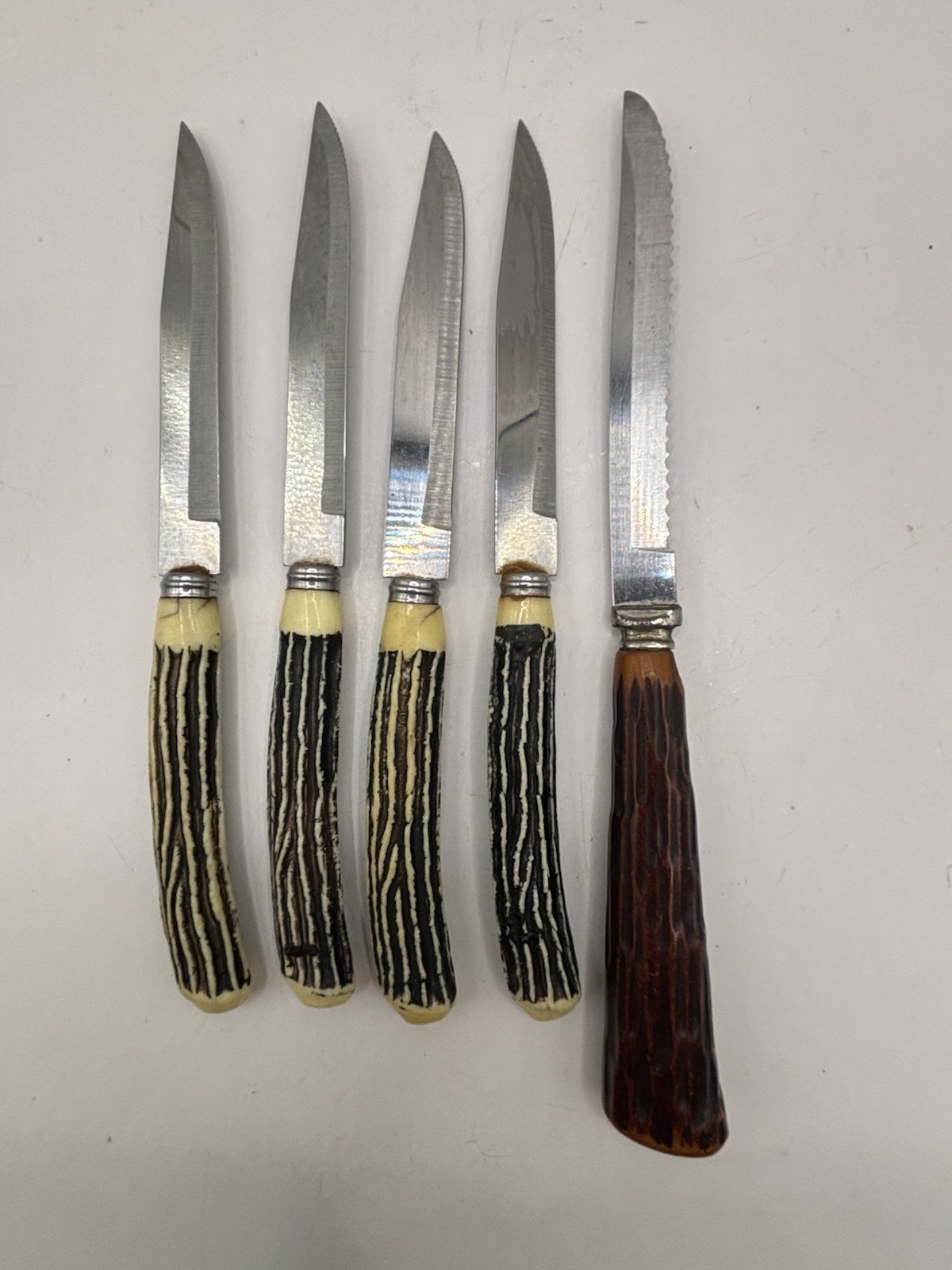 5 VTG Forgecraft Knives 4 Faux Antler 1 Faux Bone