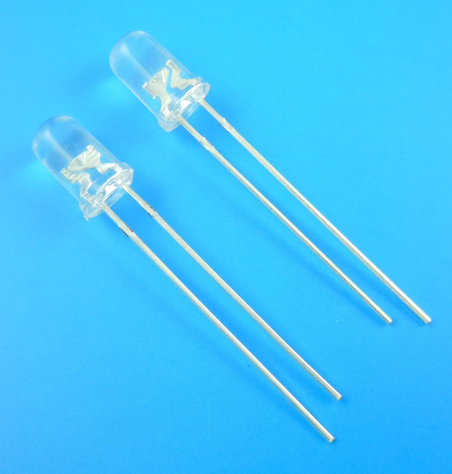 100Pcs New 5mm Blue LED Lamps 2500mcd