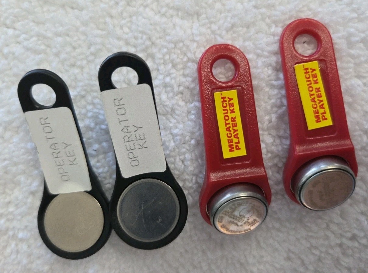 2 Sets Megatouch Players Keys And Operators Keys Video Games New