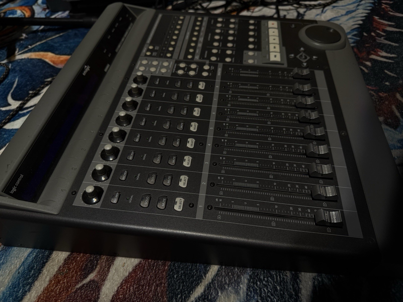 Mackie Control 8-Channel Master Control Mixer