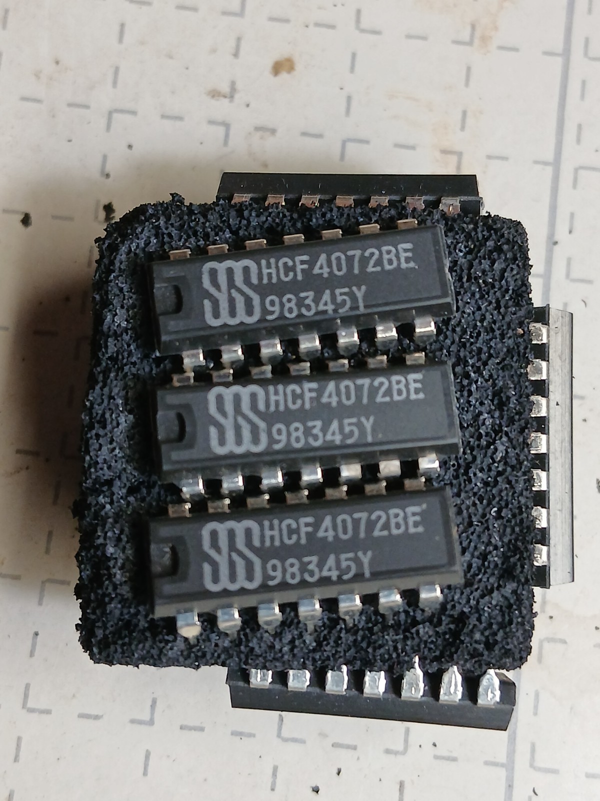 (10 Pcs) RCA  CD4072BE CMOS Dual OR GATE NOS FREE SHIPPING