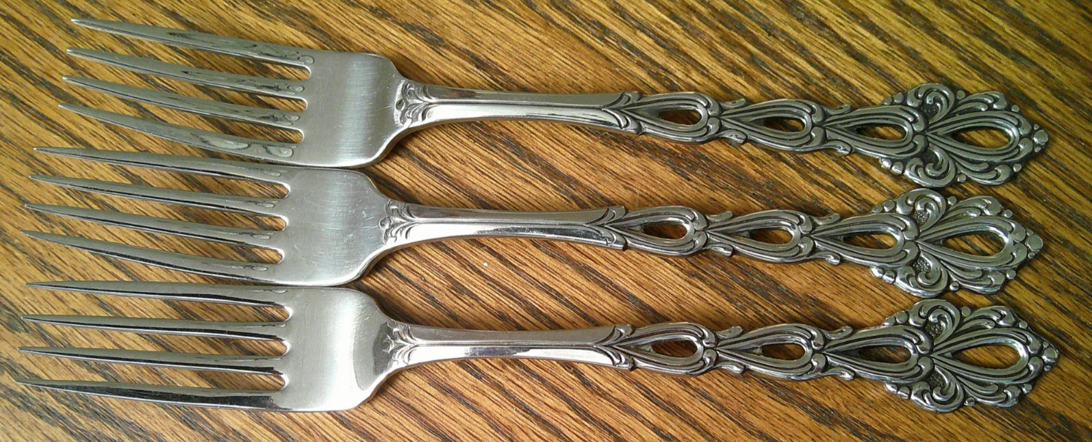 Oneida CHANDELIER Set of 3 Dinner Forks special occasion use only! EXCEL'NT!  F6