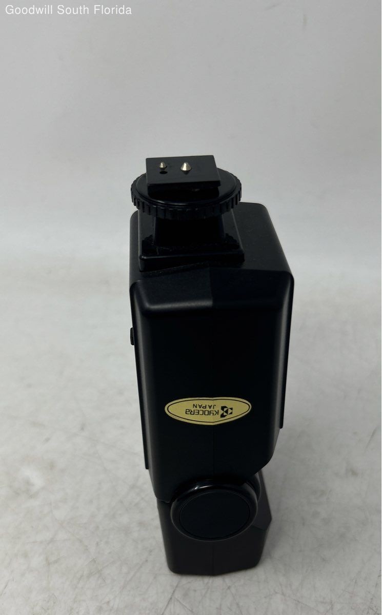 Yashica CS-220 Auto Black Full Automatic Quick Charge Camera Flash Not Tested