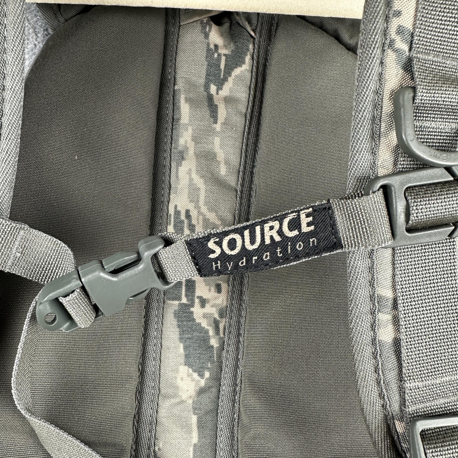 SOURCE Commander Tactical Hydration Pack ACU Gray Camo Nylon One Size MOLLE