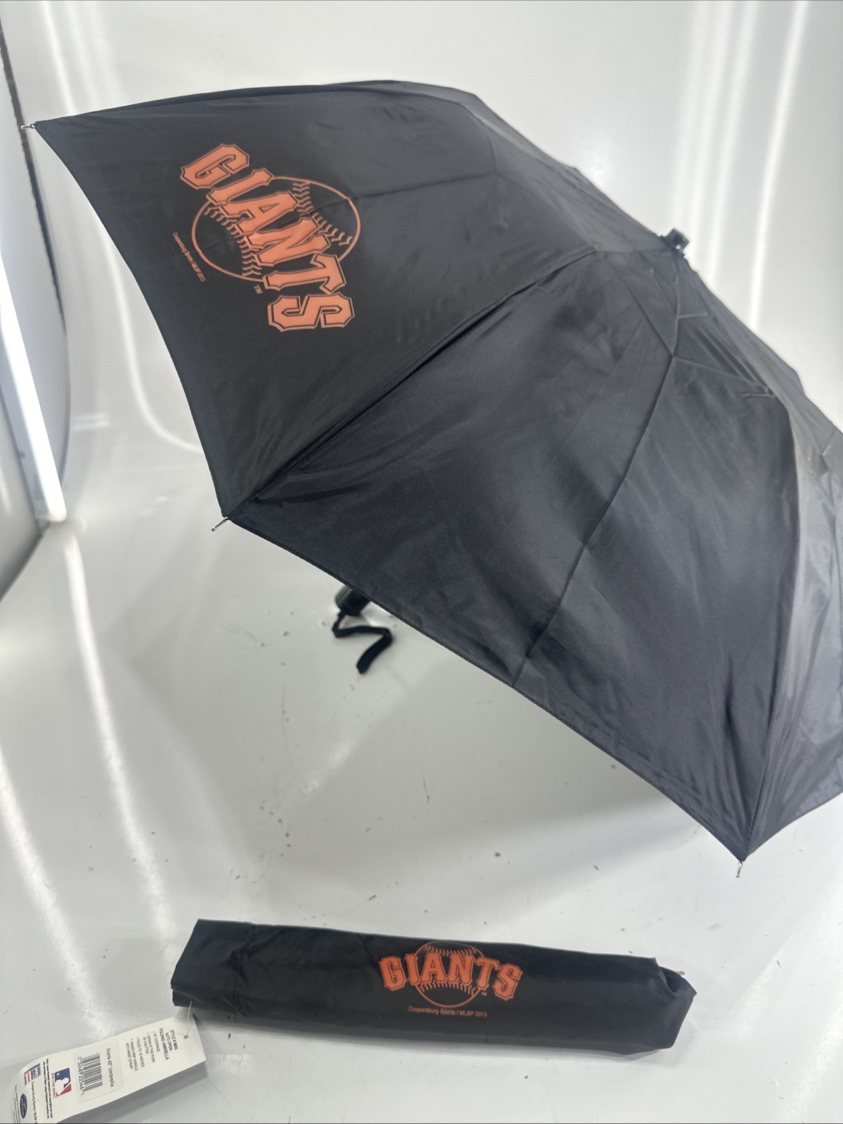 Storm Duds San Francisco Giants 42” Automatic Folding Umbrella With Flashlight