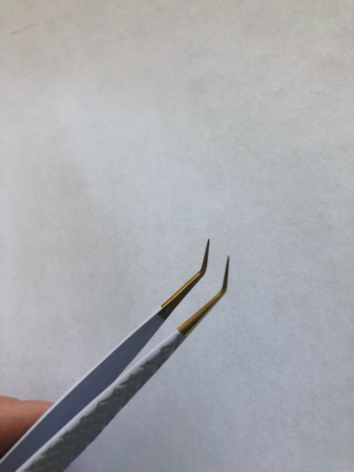 DIAMOND GRIP VOLUME LASH TWEEZERS