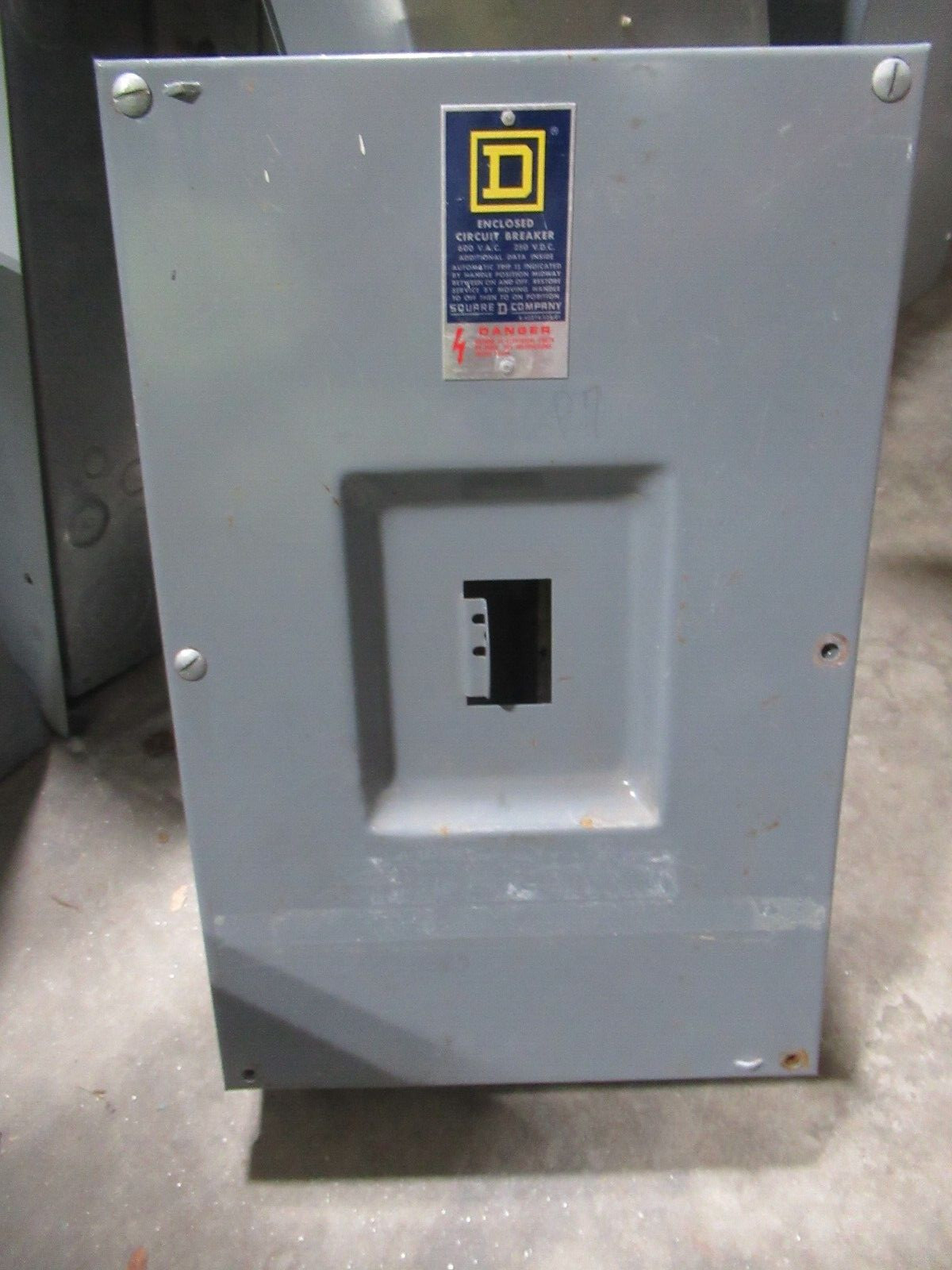 Square D KA225S Circuit Breaker Enclosure SerA 255A 600V TYPE KA -EN346 WARRANTY