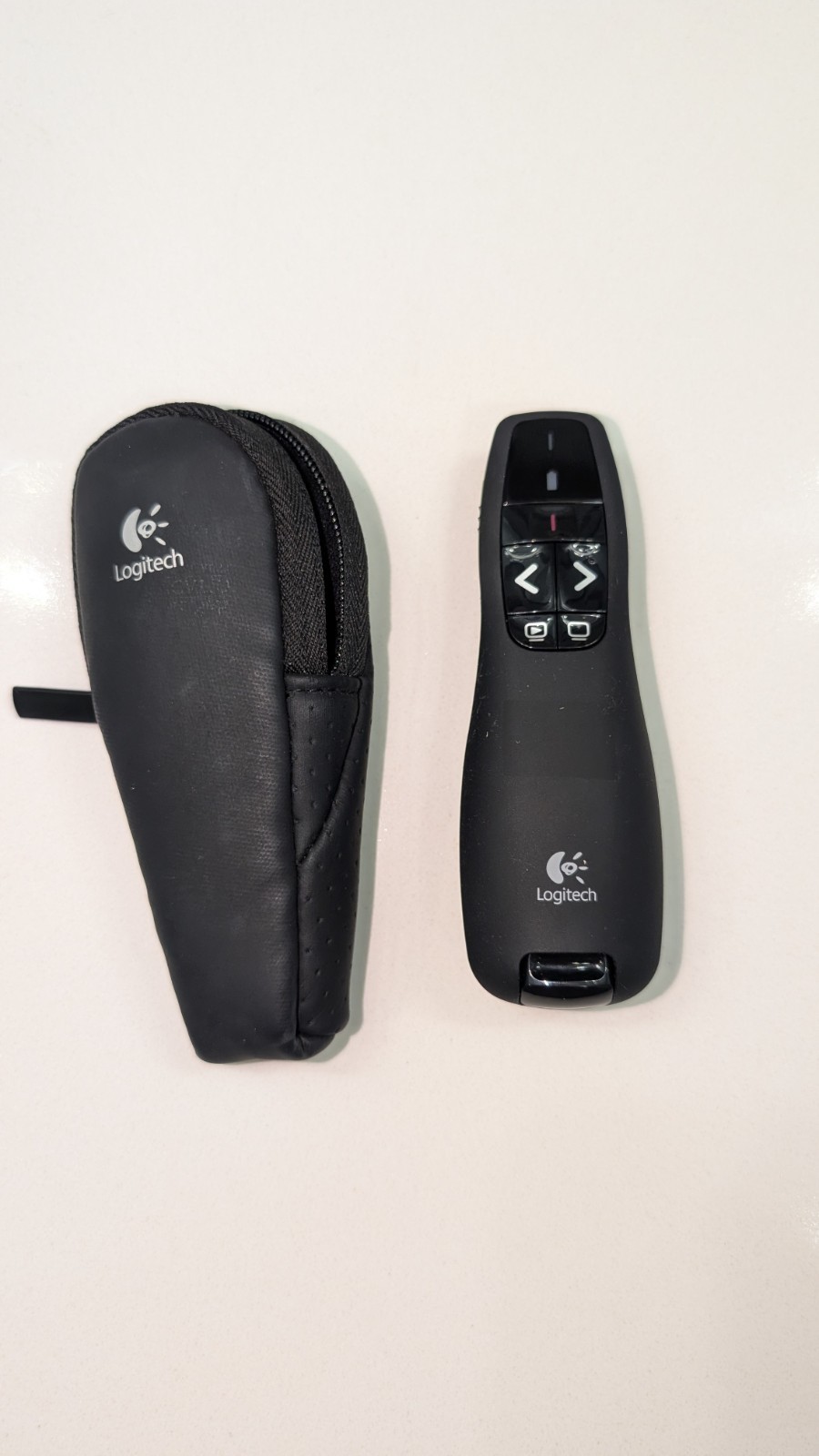 Logitech R-400 Laser Pointer/Presenter Remote Control, Original Cover,Pre-owned