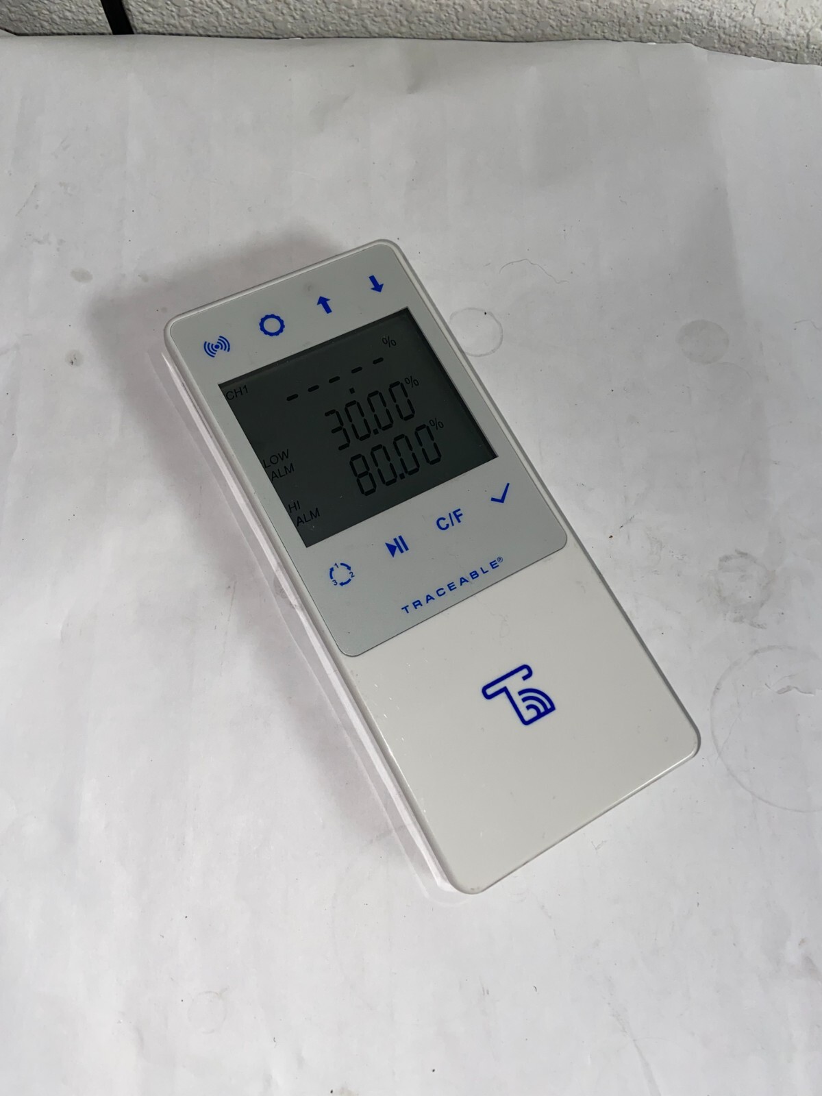 Traceable 6529 Barometric/Temp/Humidity WiFi Data Logger with New Batteries
