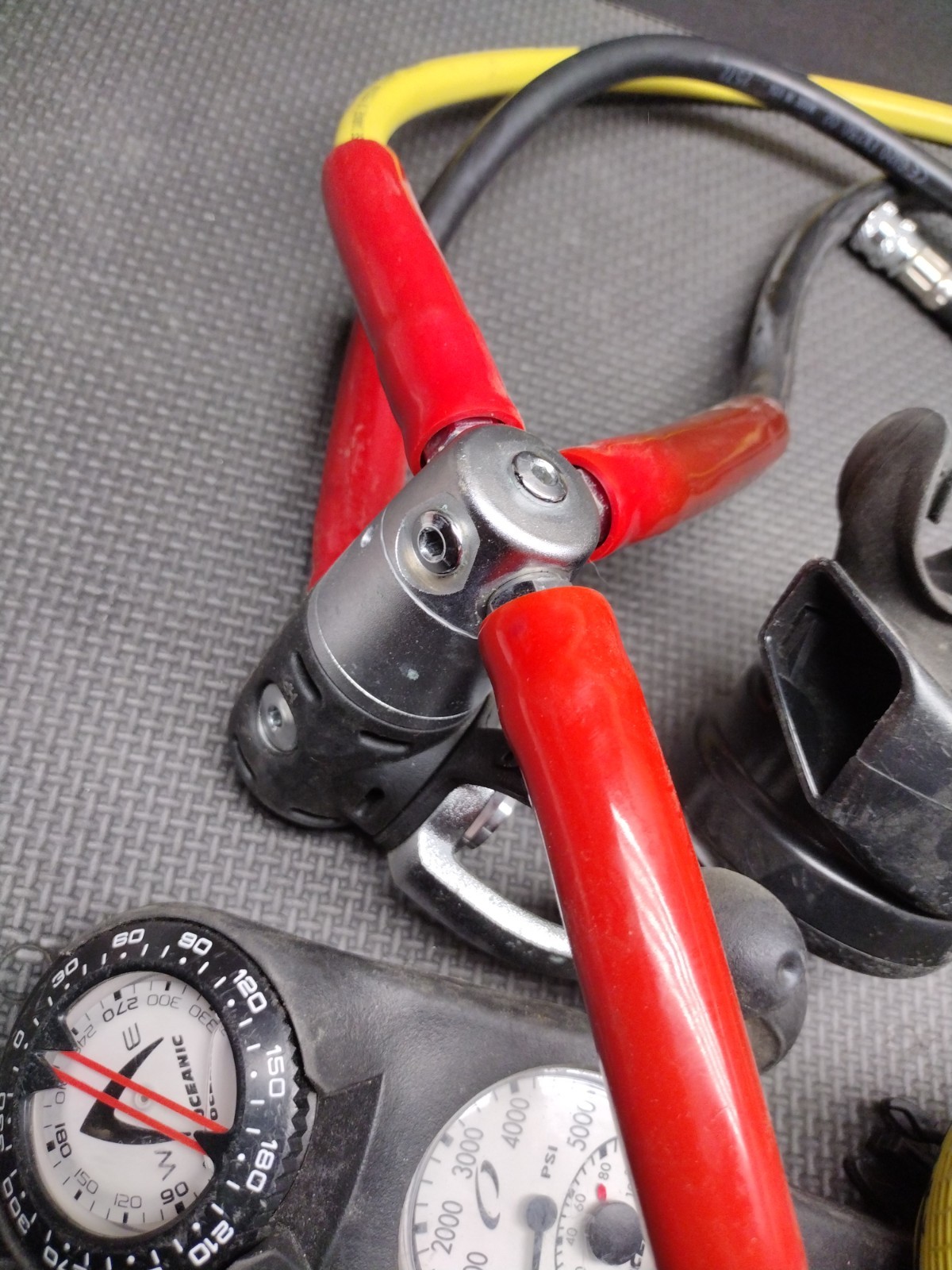 Aqualung and Oceanic Regulator FREE SHIPPING