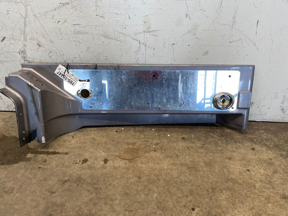 2006 Kenworth T600 Cab Exterior Trim Panel K2133614 (785-10447)