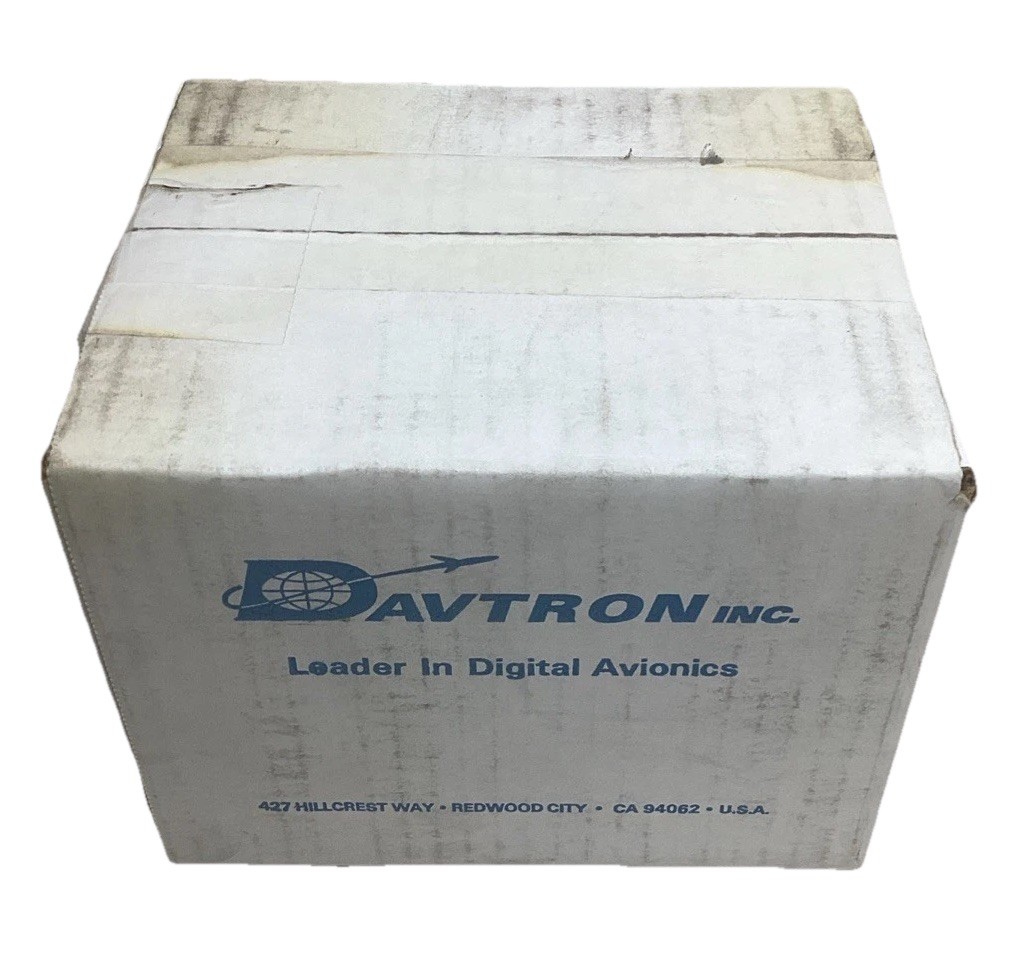 DAVTRON Chronometer/Digital clock Model 800 28V Displays Universal time