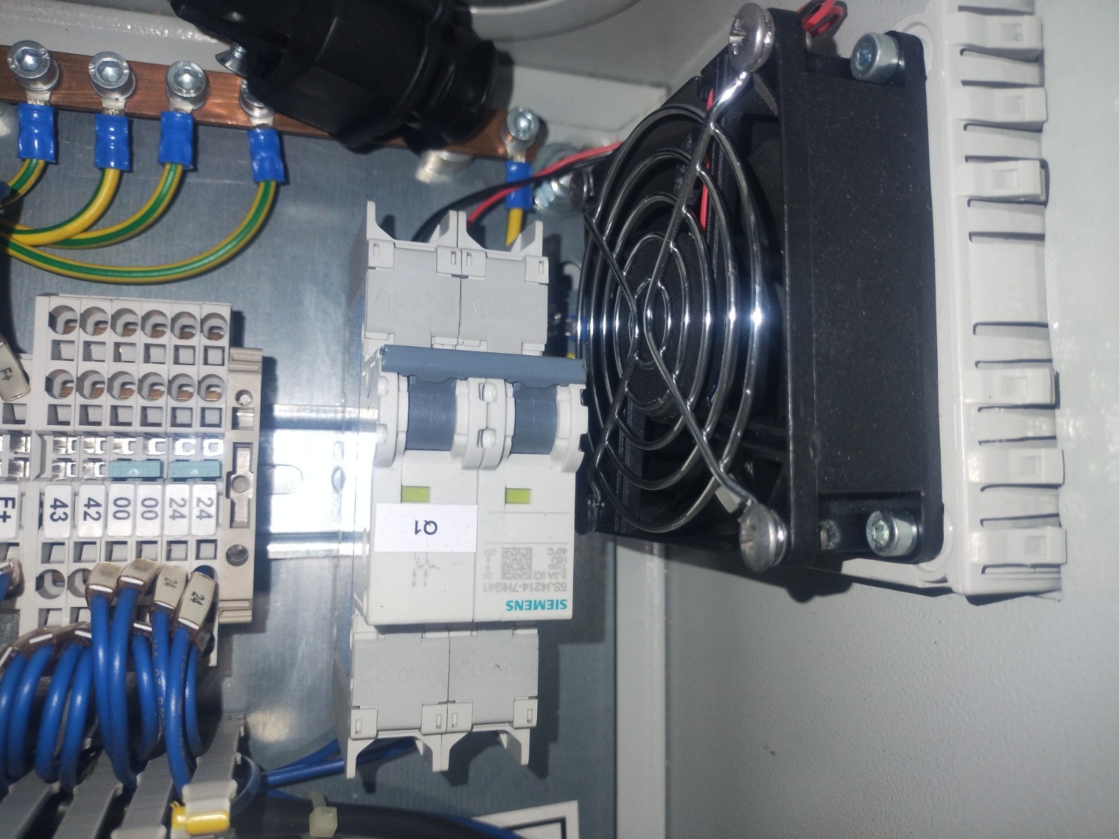 Schneider Electric Control Panel power Controller Used.