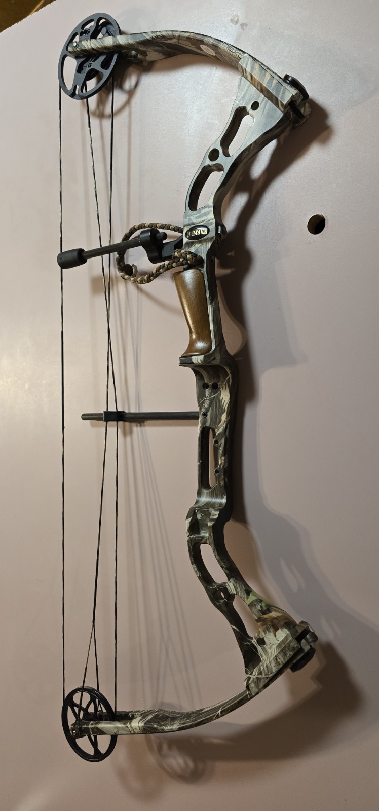 NEW PARKER REDHAWK XP RIGHT HAND COMPOUND BOW 70 POUND 26-28 DRAW LENGTH NEXT G1